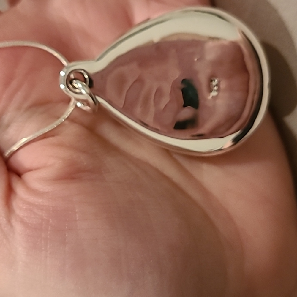 Sterling silver puffy tear drop pebbled surface necklace - Picture 3 of 9